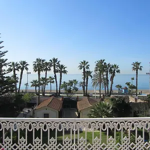 https://villa-amalia-suites-malaga.1costadelsol.com